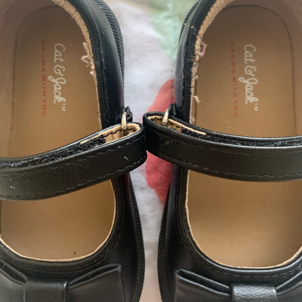 3 items for $15! Cat & Jack Shoes 😍 - Picture 5 of 5